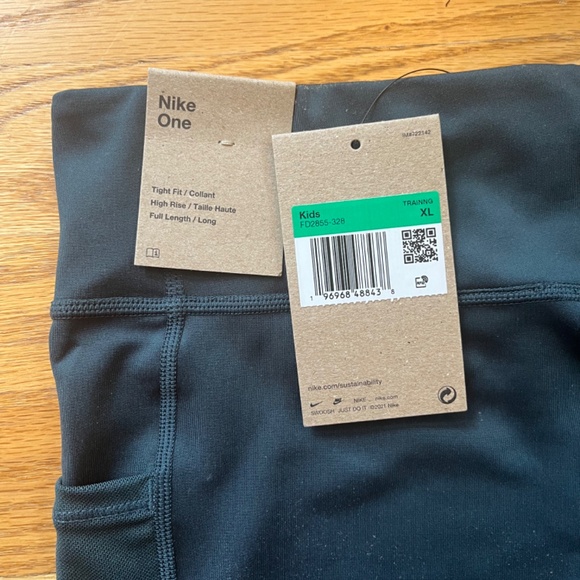NIKE one dry-fit big kids leggings - Picture 3 of 4